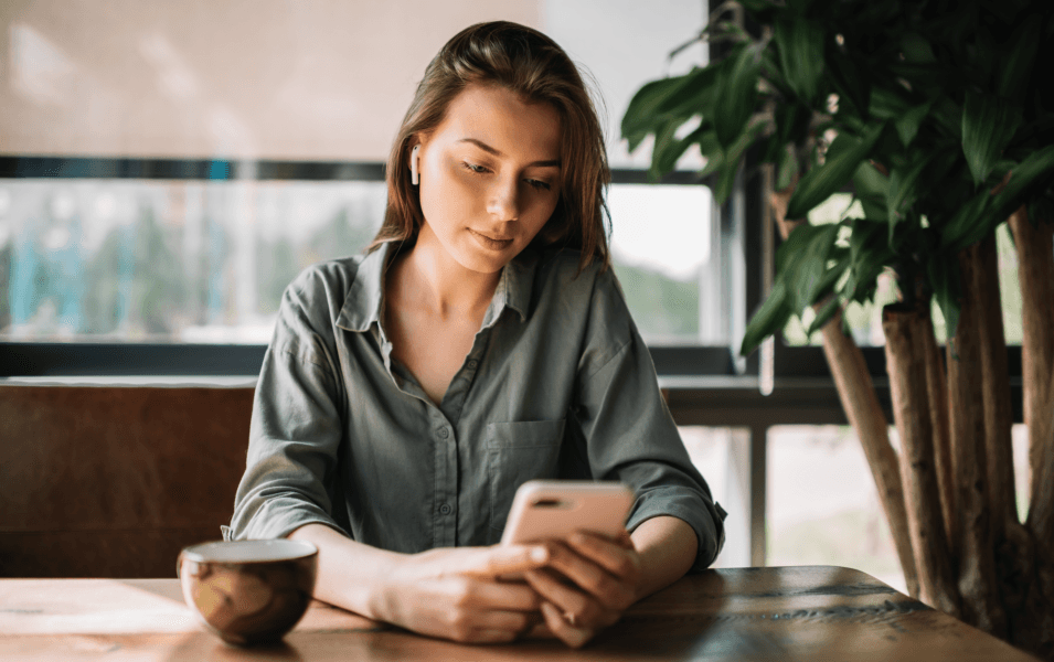SMS Chatbots: How to Empower Customers Without Lifting a Finger